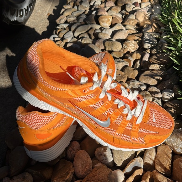 Nike P 6000 premium kumquat orange hq3641-886 more fees for Texas sellers - Picture 1 of 8